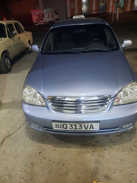 Ласетти 1.8 сотилади