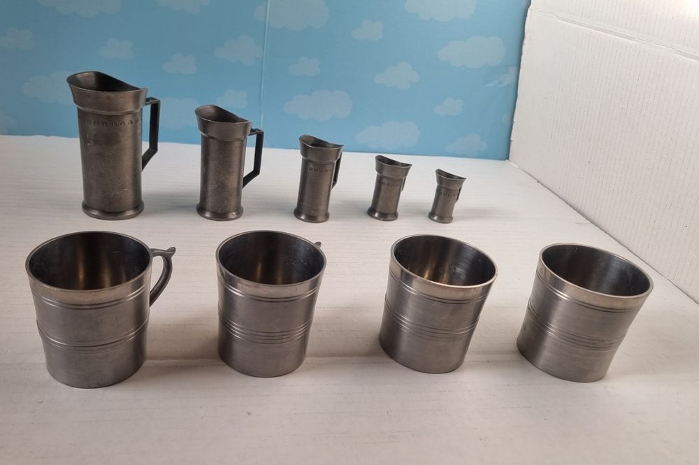 Set măsuri/căni din cositor