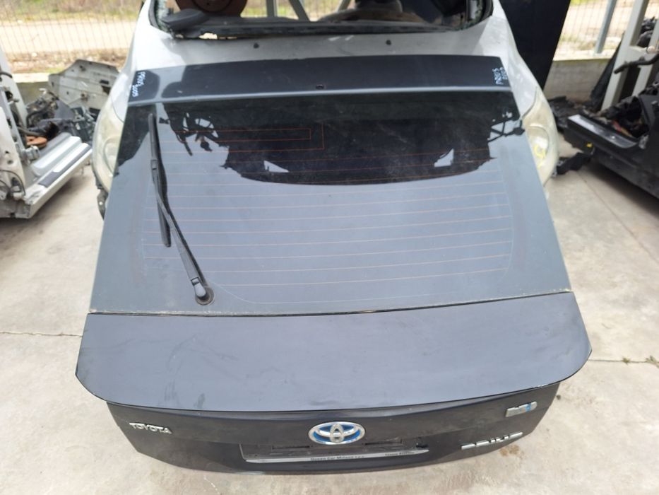 Врата багажник Toyota Prius / Тойота Приус 2012г