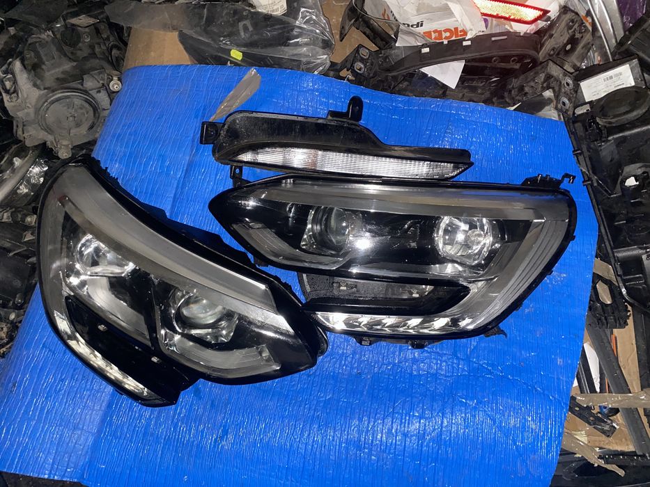 Far semnal Renault Megane 4 IV 2016 - 2020 faruri stanga dreapta