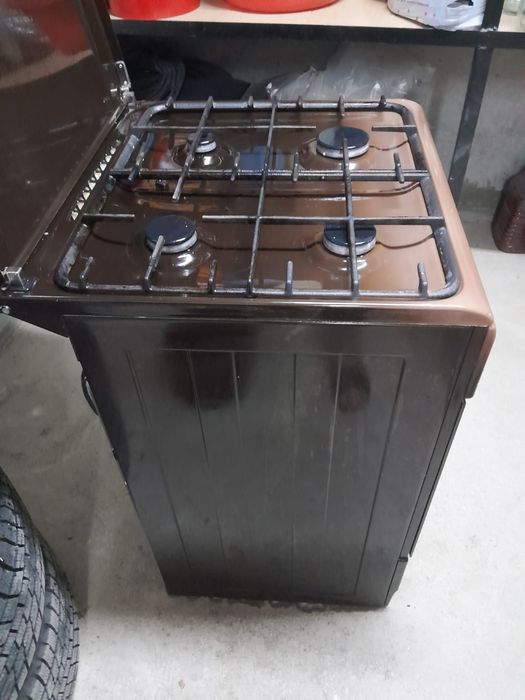 Продам газ плиту