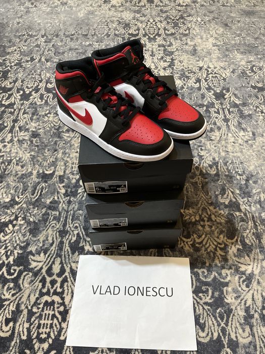 Jordan 1 Mid Fire Red