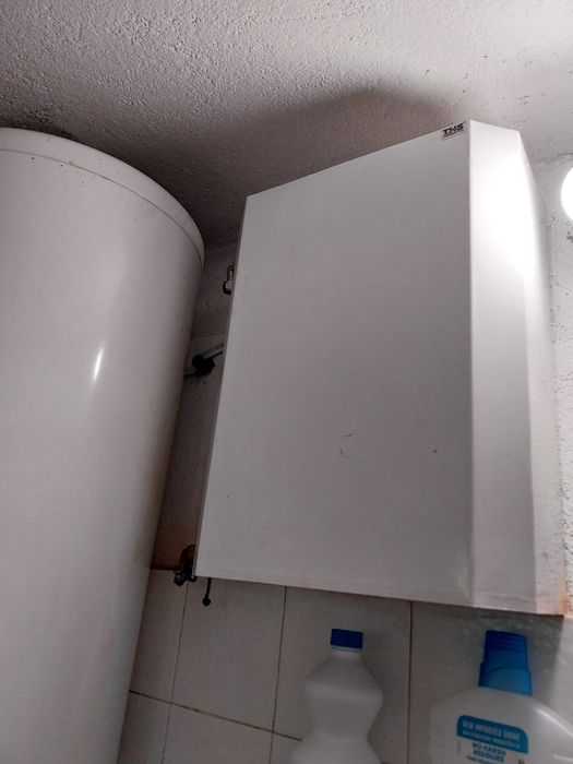 Продавам печка на твърдо гориво с водна риза