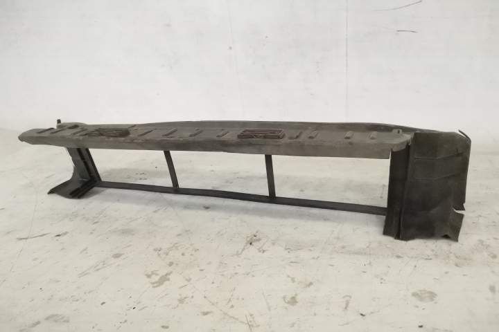 Оригинален долен въздушен дефлектор в добро състояние Мерцедес-Бенц А-