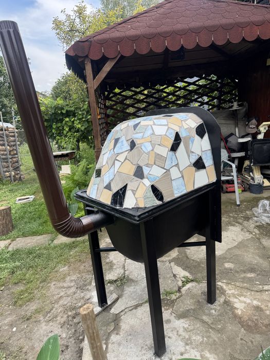 Cuptor  pizza , paine de fonta pe lemne     la comanda !
