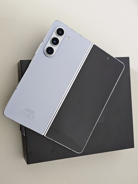 Vând Samsung Galaxy Fold 5 512GB