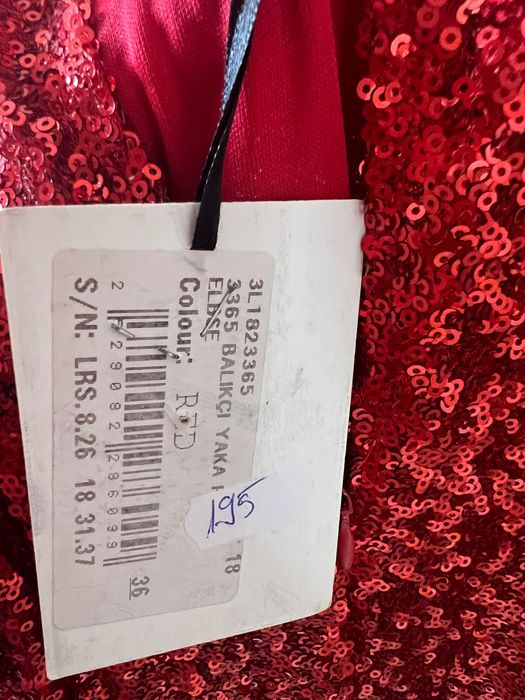 Rochie lungă roșie, elegantă