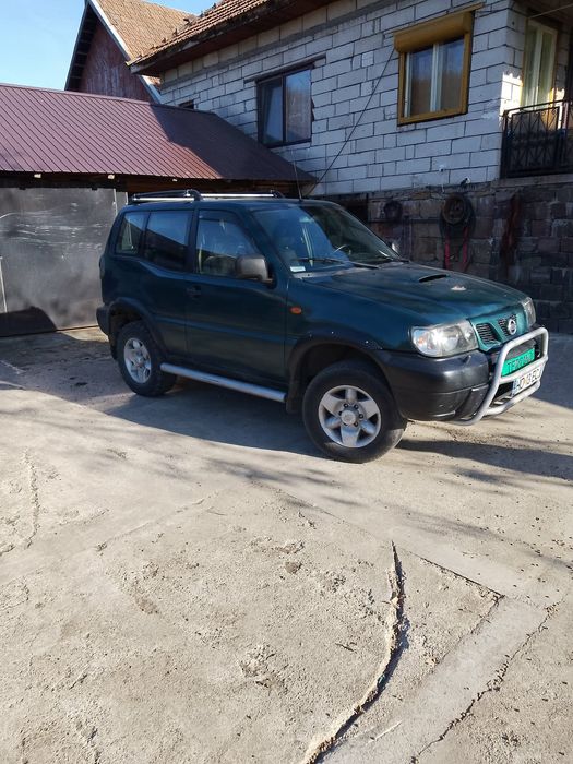 Vând Nissan Terrano