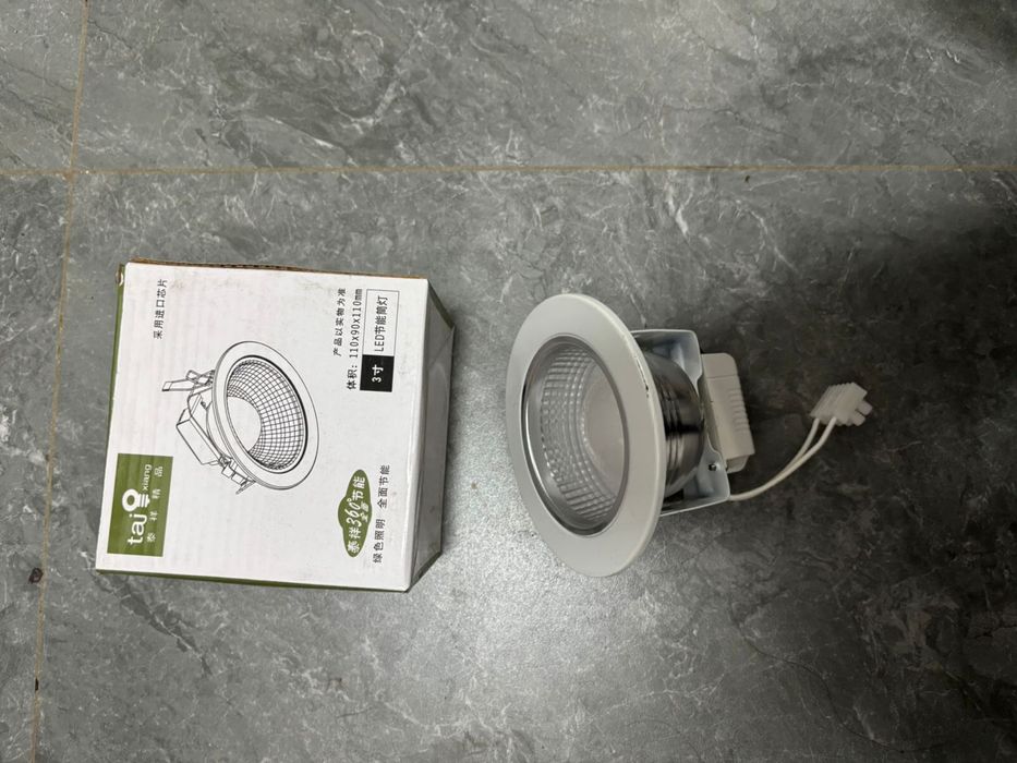 Споты (светилтники)новые