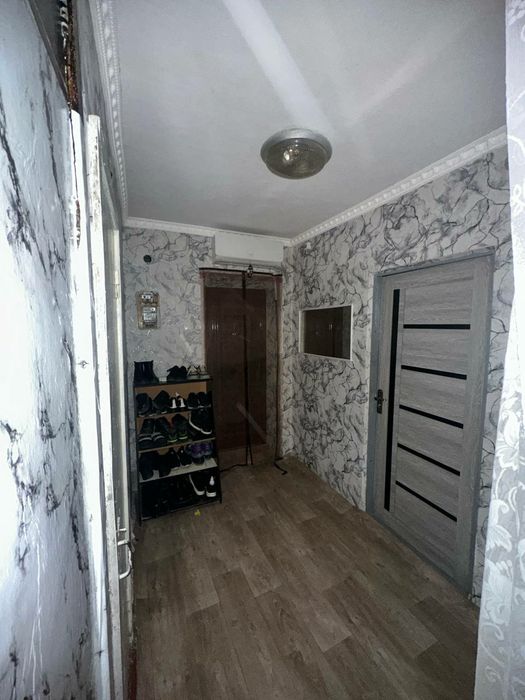 Дом 70 кв есть детская плошадка школа всё есть