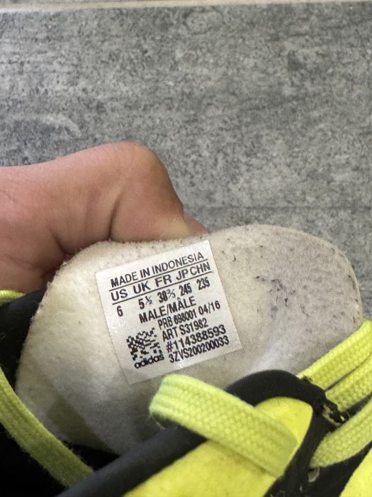 Футболни обувки стоножки