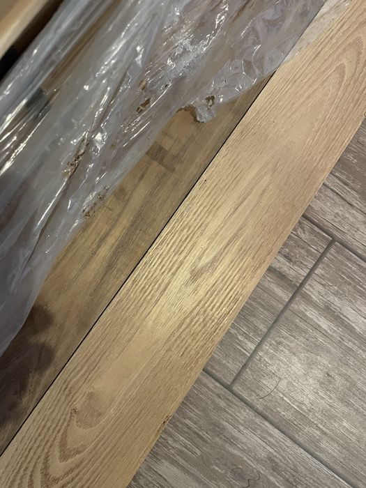 Parchet masiv lemn cires 2 cm grosime / 7 mp