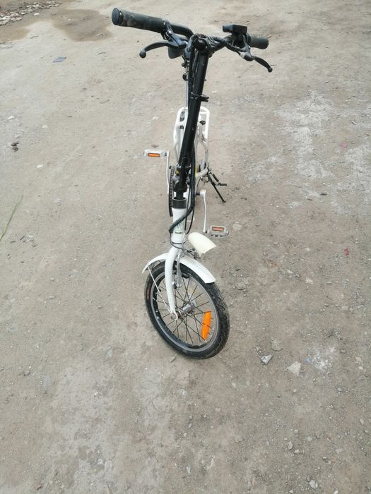 Vând bicicleta electrică