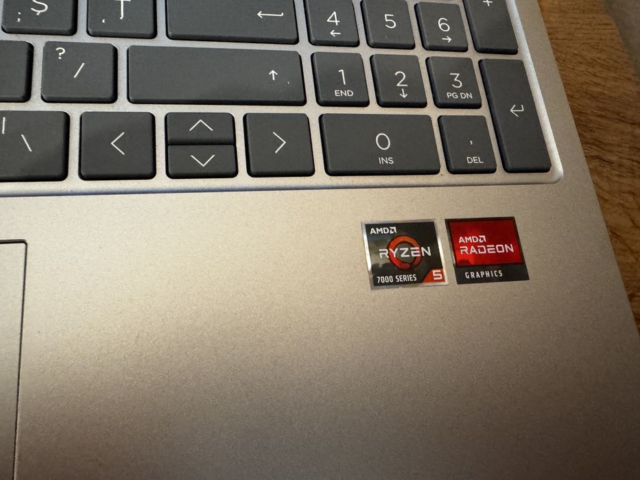 HP Laptop 15 Ryzen 5 7520U 16GB RAM 512GB SSD Windows 11 Pro ca nou