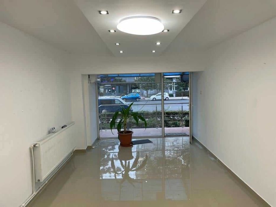 Proprietar ,ofer spatiu birouri cabinete  vitrina stradala cat tot peretele la bulevard intrare separat din strada  61 mp 3 camere  2 holuri