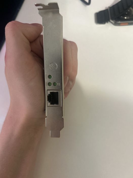 Это сетевая карта (LAN адаптер).