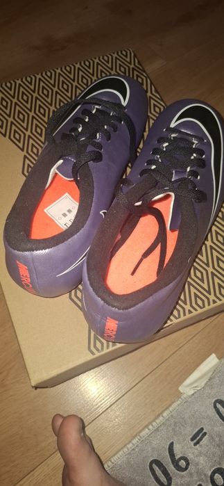 Ghete fotbal noi marimea 42