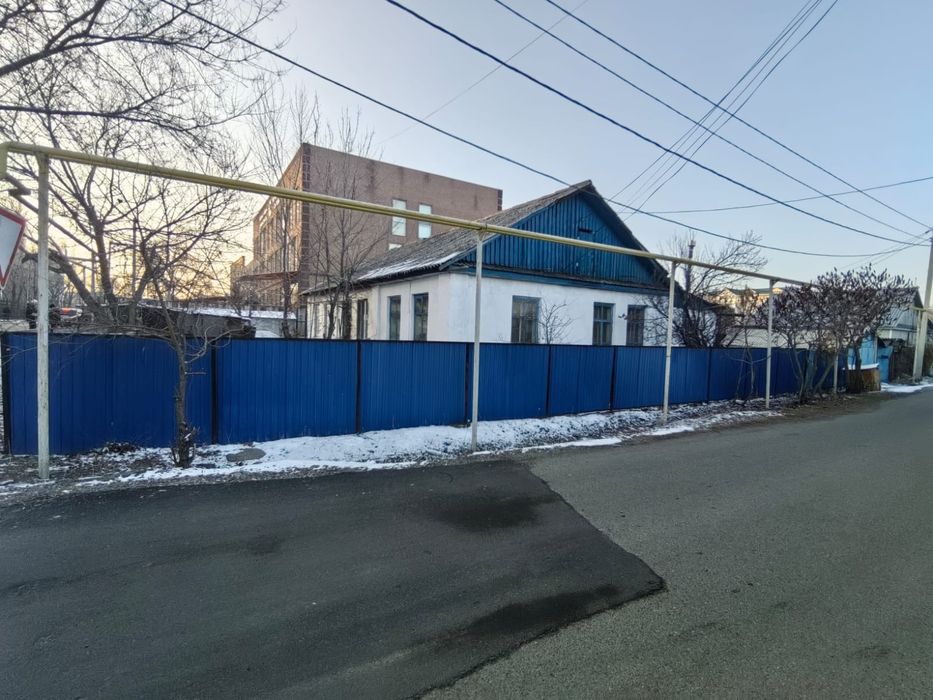 Продаётся полдома.