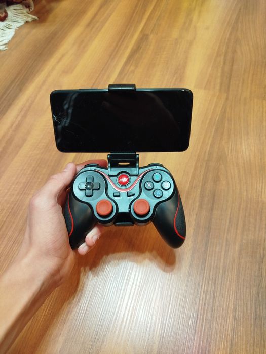 Джойстик (геймпад)