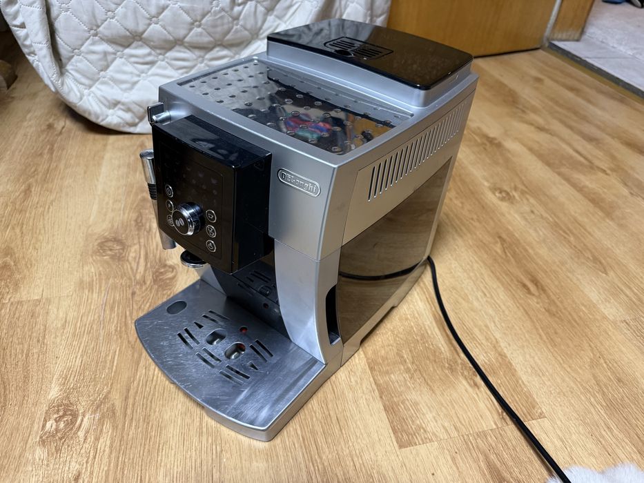 Каферобот DeLonghi Magnifica S