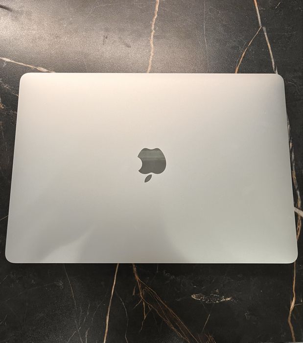 Продам MacBook Air