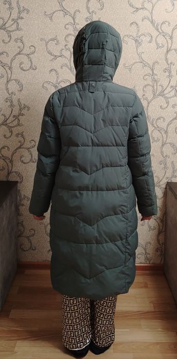 Продам парку 48 размер бу
