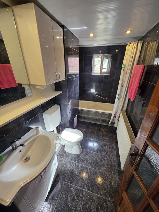 Închiriez apartament cu 3 camere Lugoj
