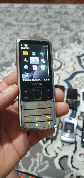 Telefonlar sotiladi