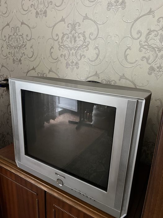Продам телевизор samsung
