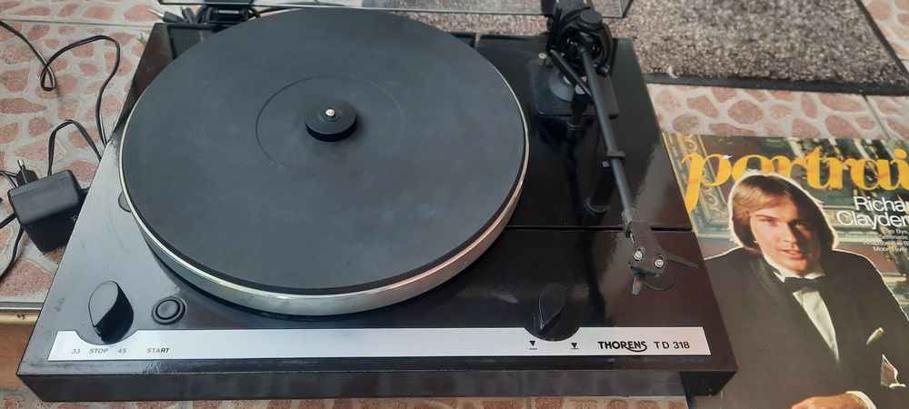 ГРАМОФОН Thorens TD318
