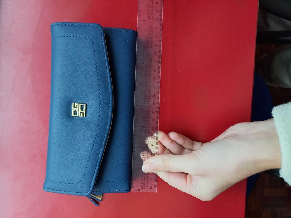 Ново кожено портмоне