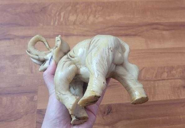 Масивна фигура слон