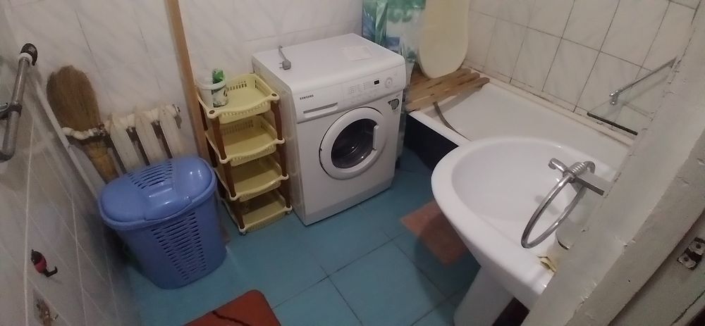 Продам квартиру 3/4/4 метроТинчлик 77серия кирпич