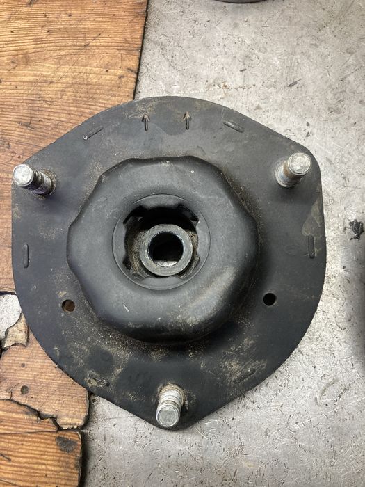 Опорные чашки на Хайлендер