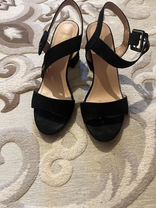 Черные замшевые босоножки 37размер