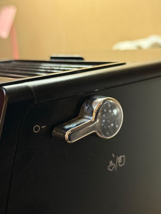 Aparat cafea macinata DeLonghi