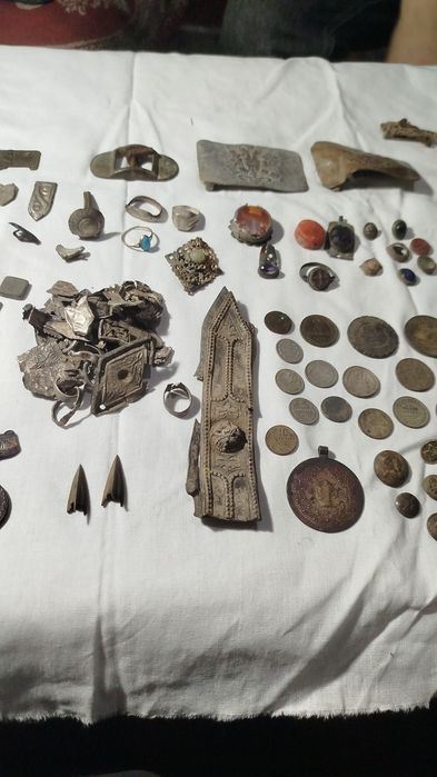 В продаже монеты и риликвии