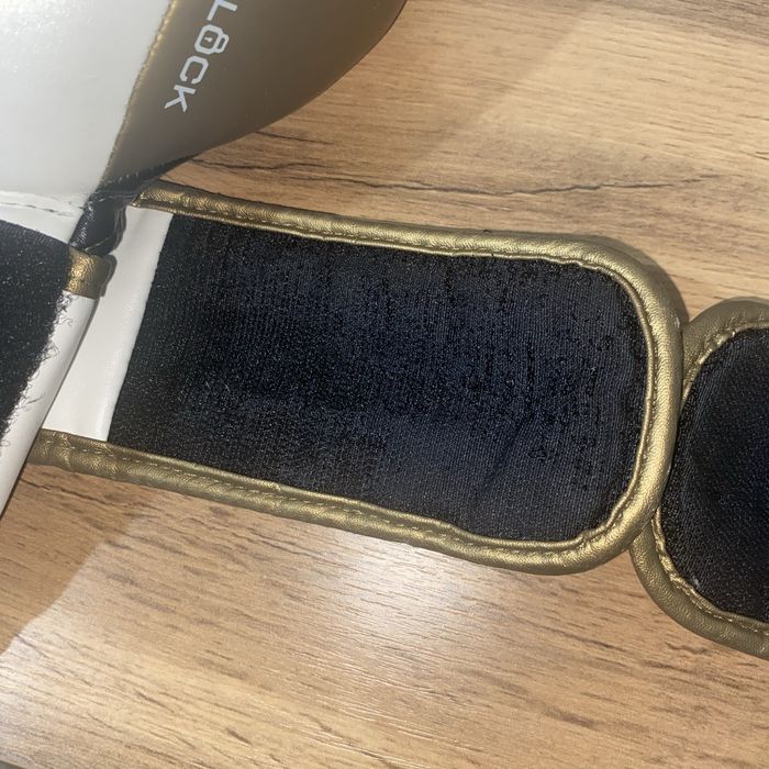 Боксёрские перчатки Everlast Powerlock 10 oz — оригинал