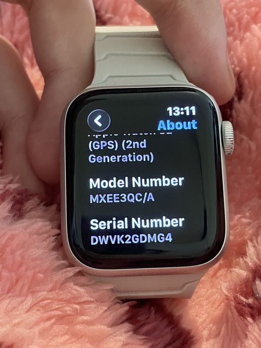 Apple Watch SE Series 2generation(GPS( ползван няколко пъти за мерене на пулс така че бих казал НОВ