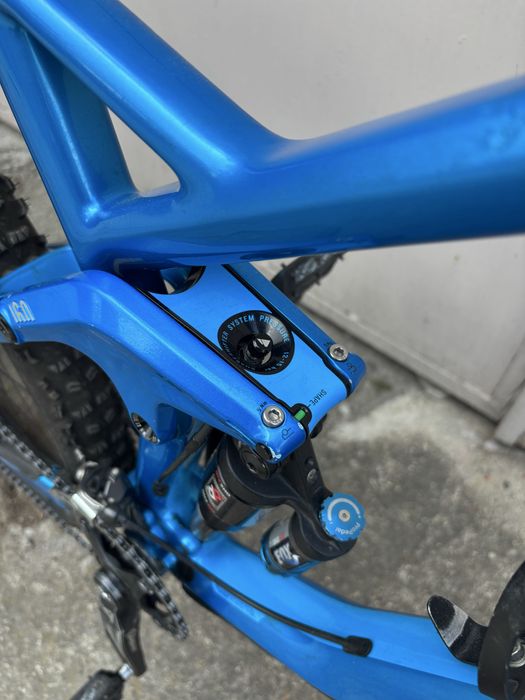 Колело Canyon Strive CF 8.0 / enduro shapeshifter