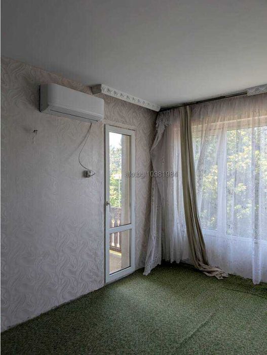 Голям апартамент с гараж