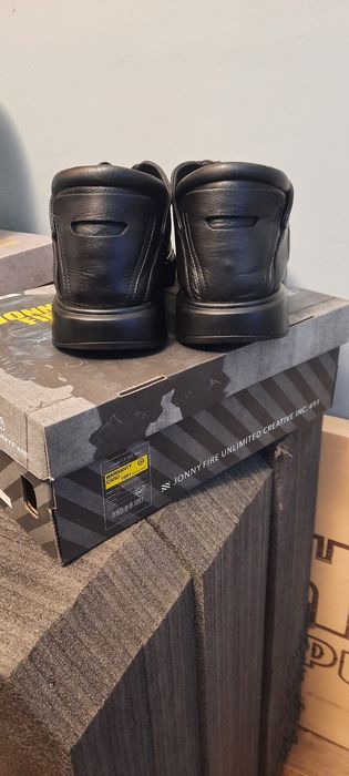 Брендовые кожаный обувь