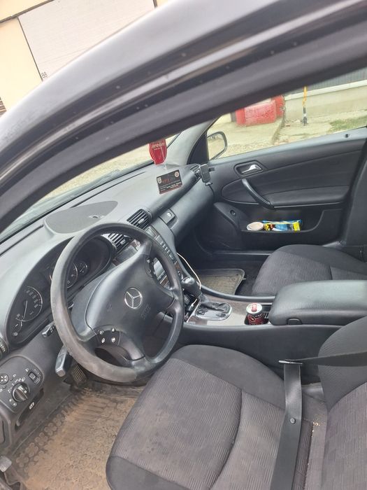 Vând   mercedes c 220d automat