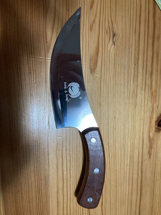 Ловен и касапски нож