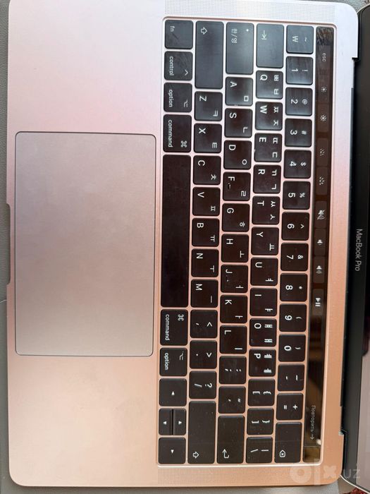 Macbook sotiladi