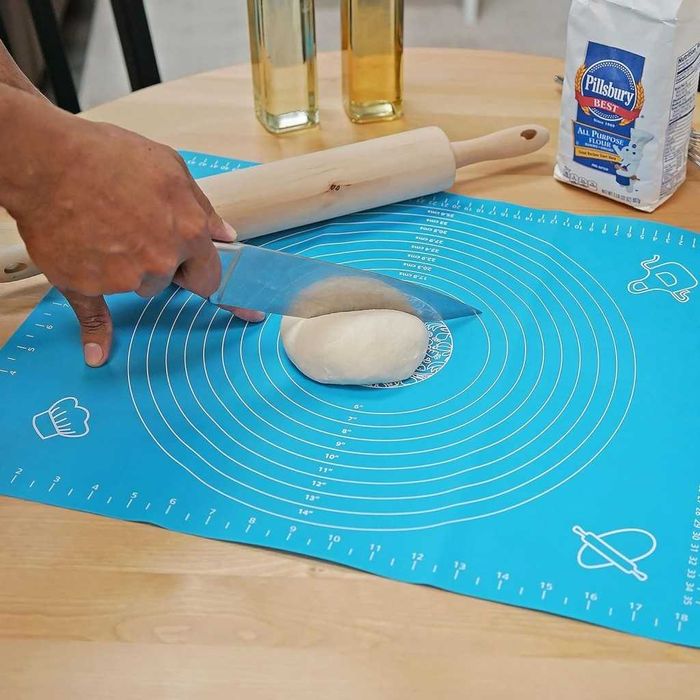 Силиконова постелка за печене, точене и месене