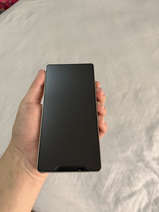 Samsung S25 ultra sotiladi