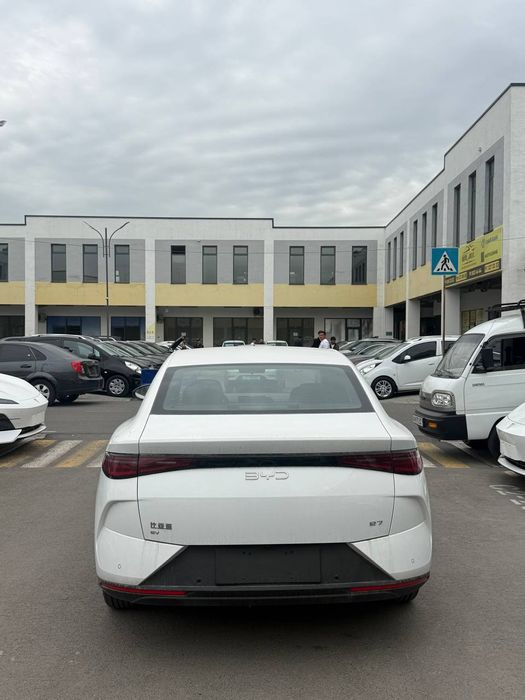 BYD E 7 Electro 520.km/2025