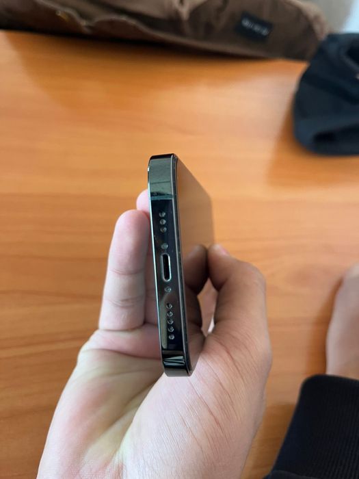 Продам Айфон 13 про