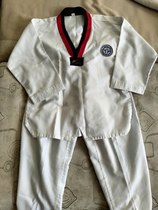 Продам костюм для тайквандо
